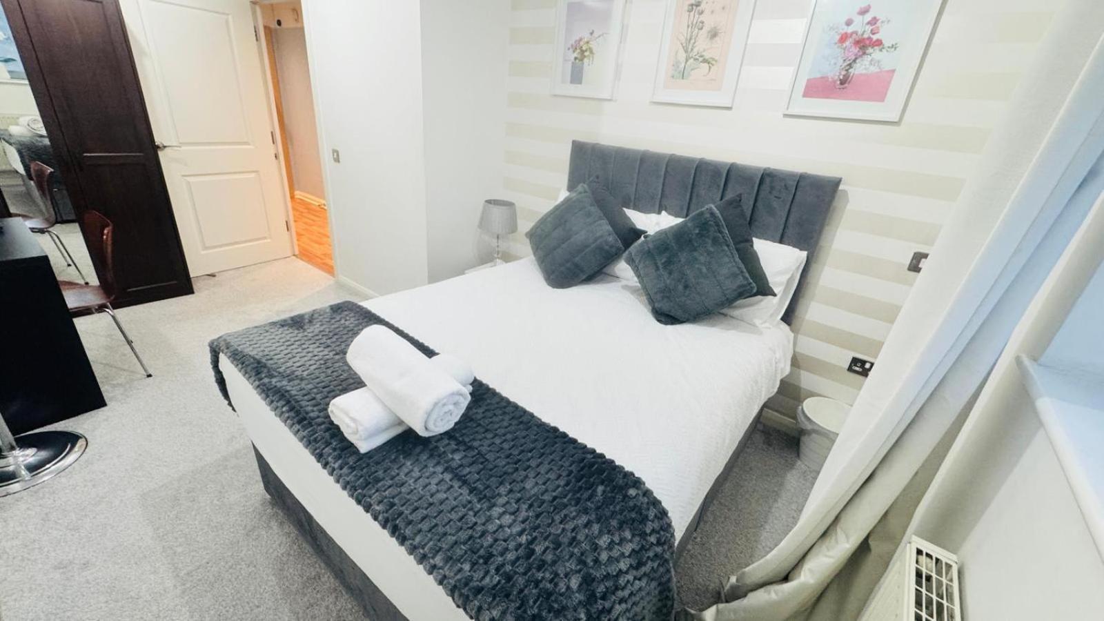 Entire Apartment Next To Canary Wharf In London Kültér fotó