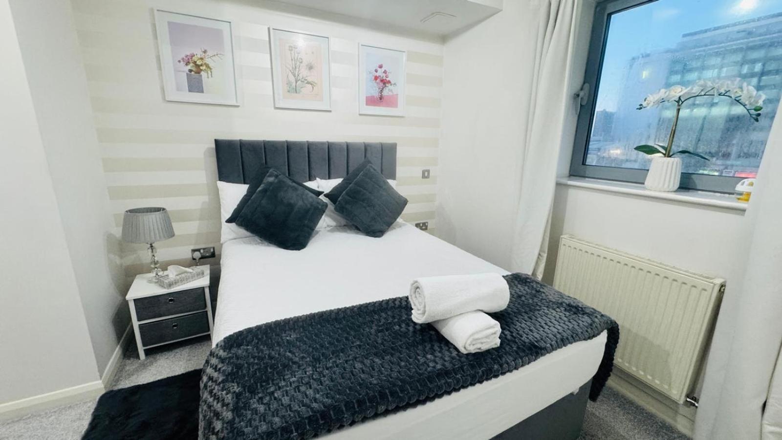 Entire Apartment Next To Canary Wharf In London Kültér fotó