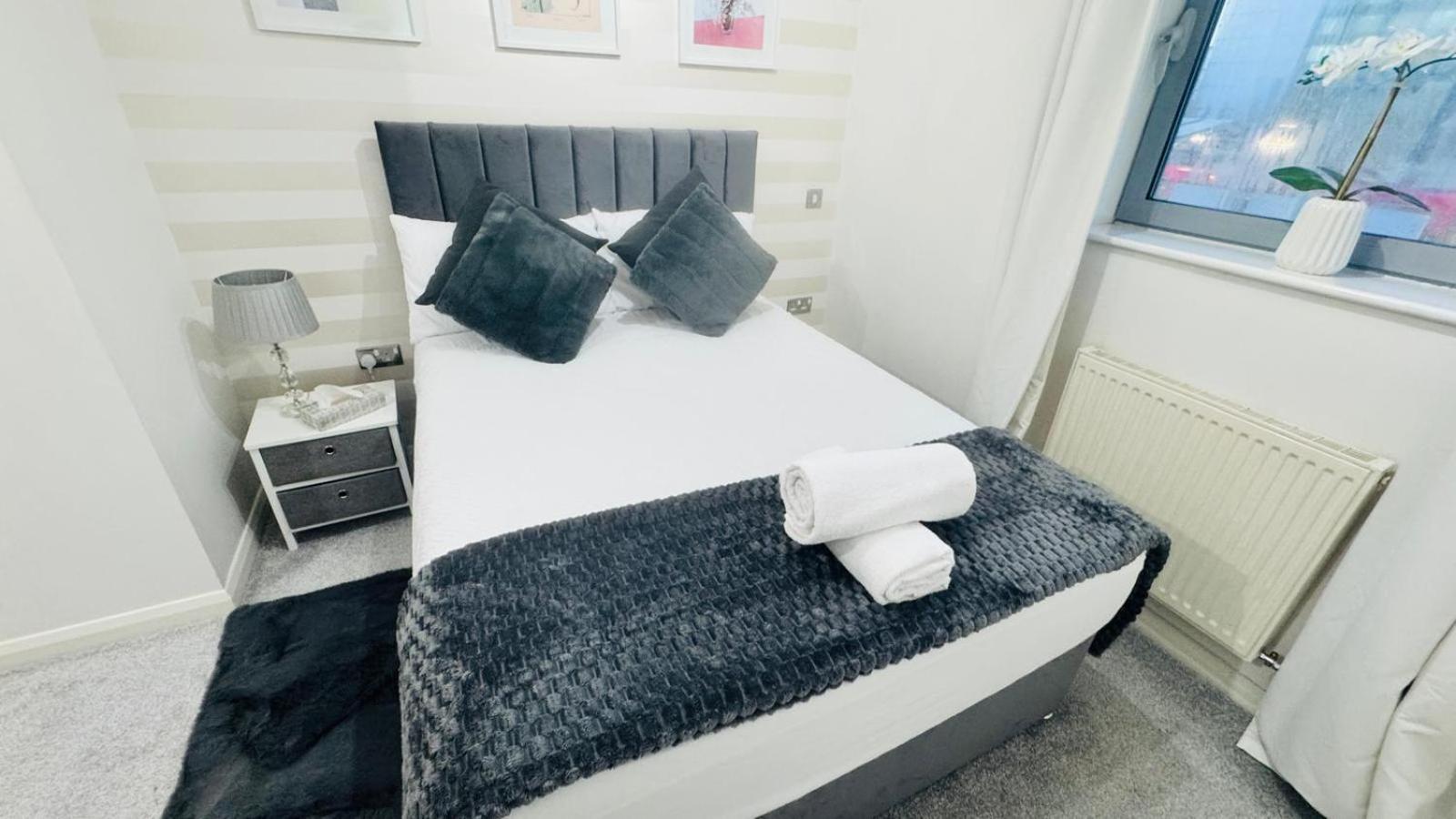 Entire Apartment Next To Canary Wharf In London Kültér fotó